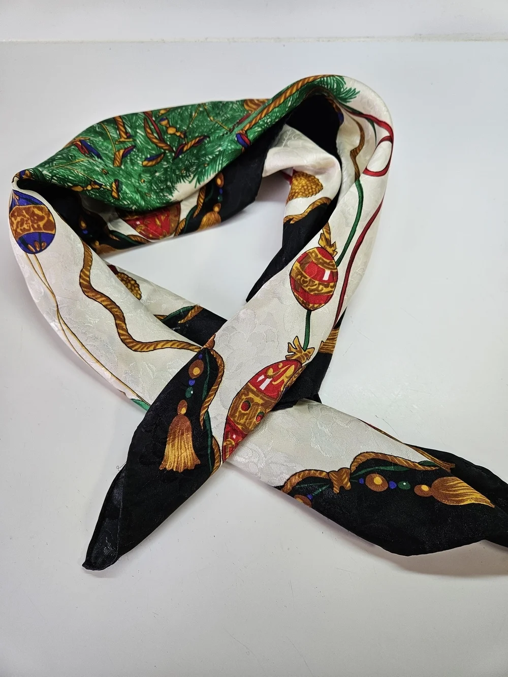 VINTAGE Christmas Holiday Wreath Square Scarf